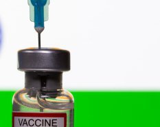 Вакцини AstraZeneca та Pfizer змінили свій рівень ефективності проти Covid-19