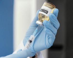 Стало відомо, скільки доз вакцини Румунія пожертвує Україні