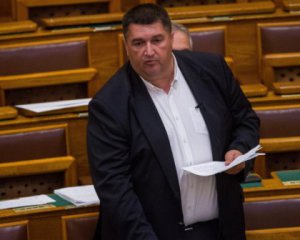 Депутат с коронавирусом пришел в парламент