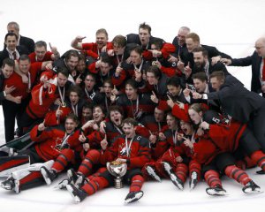 Канада обыграла Россию в финале чемпионата мира по хоккею
