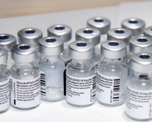 Covid-вакциною Pfizer щеплюватимуть дітей та підлітків