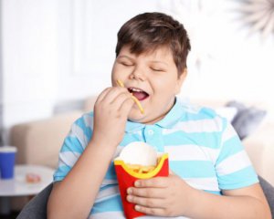 Из-за карантина возросло количество случаев ожирения у детей - ВОЗ
