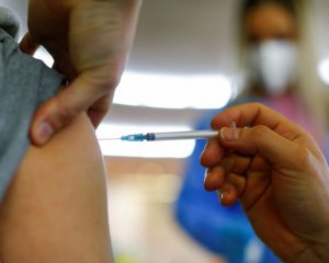 Россия планирует производить на экспорт вакцину AstraZeneca