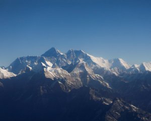 Слепота и истощение: на Эвересте погибли альпинисты