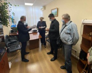 "Наварили" 13 млн грн на закупівлях мила - у чому підозрюють київських чиновників