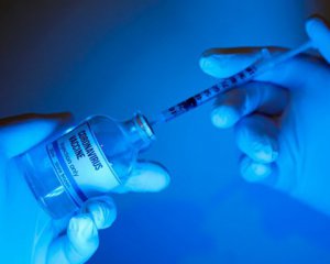 Поєднання вакцин проти Covid-19 утричі збільшує імовірність побічних ефектів