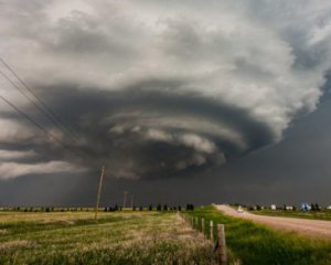 На город обрушились смертельные торнадо