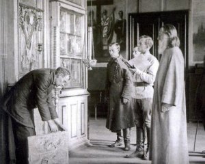 Церкви змусили передавати майно державі: цей день в історії