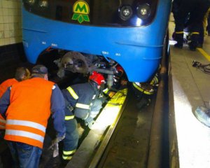 Зупинили червону гілку столичної підземки