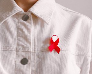 ВІЛ не передається через поцілунок - лікарка розвінчала міфи
