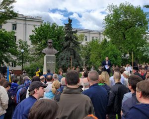 В Киеве установили памятник Габсбургу