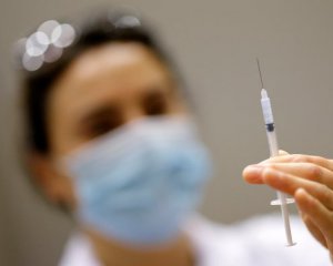 Pfizer пообіцяв вакцини за зниженими цінами