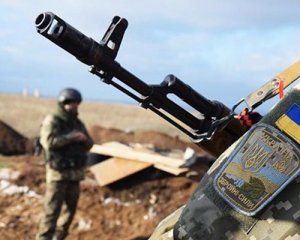 На Донбассе ранили украинских военных