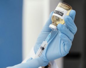 Учителів можуть зобов'язати вакцинуватися на законодавчому рівні
