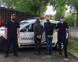 Шахраї-гастролери прикинулися лікарями й виманювали в людей гроші