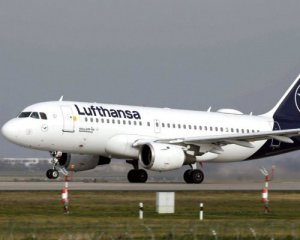 У мінському аеропорту затримали літак Lufthansa