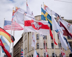 Білорусь видворяє латвійських дипломатів