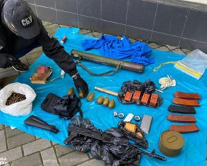 Потужний сховок зброї знайшли у центрі Києва