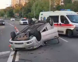 П&#039;яний водій протаранив машину і зробив екстремальне сальто