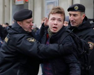 "Його вб'ють там". Мати Романа Протасевича побоюється за життя сина