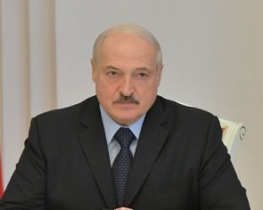 Лукашенко продолжает придумывать новые версии касательно минирования Ryanair