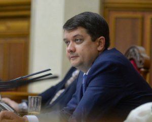 Разумкову дісталося від активістів-антикорупціонерів