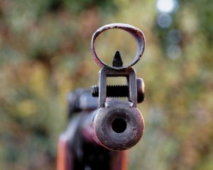 В 14-летнего школьника стреляли из винтовки