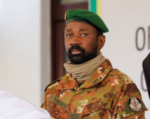Через військовий переворот у Малі тимчасовим президентом став полковник Ґоїта