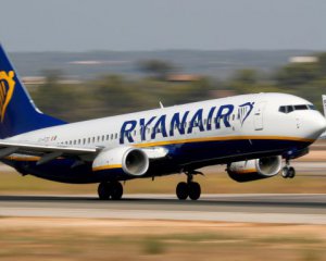 Сообщили о бомбе: еще один самолет Ryanair совершил экстренную посадку