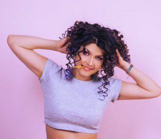 Найдешевші локони: показали, як накрутити волосся на шкарпетки