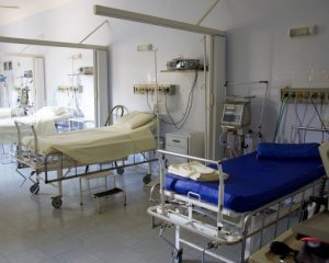 У частині лікарень України відновлять планові госпіталізації