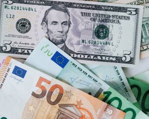 Евро стоит меньше 33 грн: свежий курс валют от НБУ