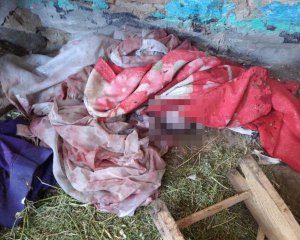 Багатодітна мати сховала тіло мертвої доньки