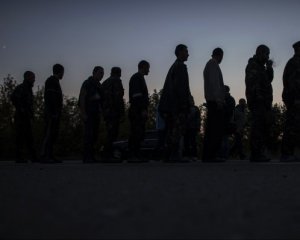 "Дай гроші - поміняємо". На обміні полоненими наживаються з обох сторін