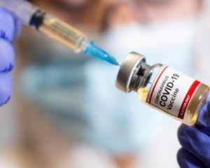 Британія поділиться вакцинами з бідними країнами