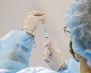 Вакцинаційний бум: за вихідні щепили рекордну кількість українців