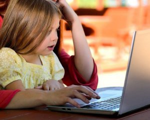 Діти більше люблять сидіти в інтернеті, ніж гратися з друзями - дослідження