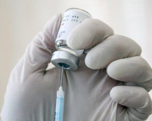 Украинцев собираются вакцинировать в ТРЦ