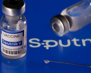 Люди не хотят &quot;Спутник V&quot;: Словакия перепродаст российскую вакцину