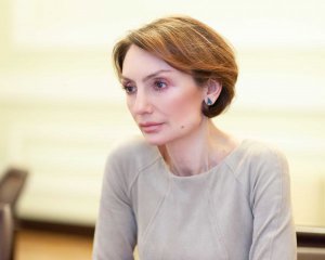 Журналісти запідозрили, що заступниця голови НБУ Рожкова не має відповідної освіти