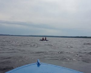 На Дніпрі рятували жінку та дитину