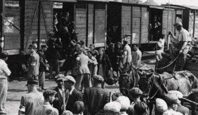 В Крым вернулись выселеные люди