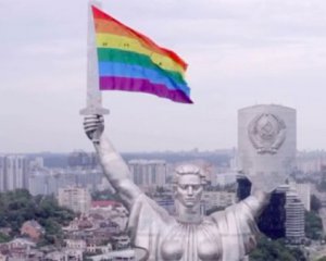 Українці завоювали &quot;Каннського лева&quot; за ЛГБТ-прапор над Батьківщиною-матір&#039;ю