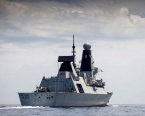 Россия заявила, что обстреляла британский эсминец в Черном море