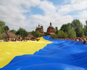 Украинцы на востоке и юге не считают Украину независимой - опрос