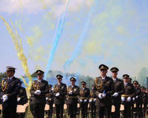 Повышение роли украинского языка, престиж военной службы: Кабмин утвердил программу национально-патриотического воспитания