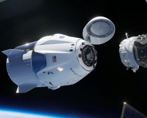 На потолке и с видом на космос - рассказали о туалете в корабле Crew Dragon для туристов