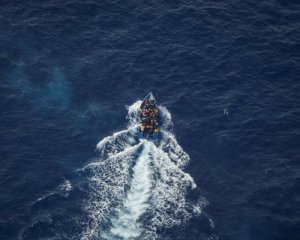 Біля берегів Тунісу розбилося судно з мігрантами: десятки загиблих