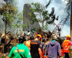 Число жертв авиакатастрофы на Филиппинах резко возросло