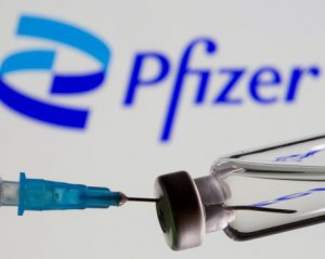Не доказано: в Pfizer отреагировали на смерть Украинский после прививки
